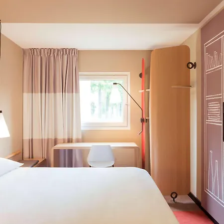 Otel Ibis Gare Du Nord La Fayette Paris